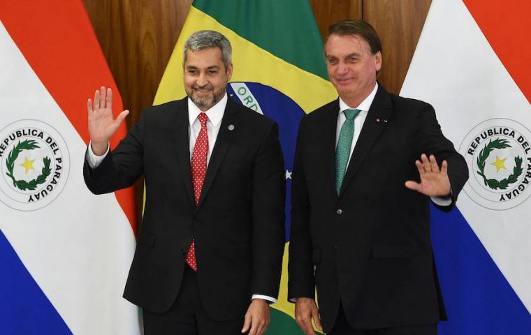 Paraguay y Brasil tienden puentes entre los dos países, pero todavía están muy separados en las tarifas de Itaipú