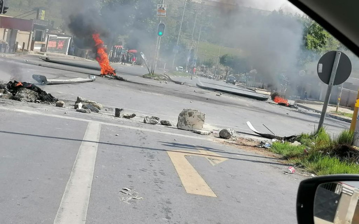 Los residentes de Diepkloof protestan contra Eskom por los cortes de energía