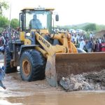 Más de 20 se ahogan cuando un autobús se ahoga en un río inundado en Kenia