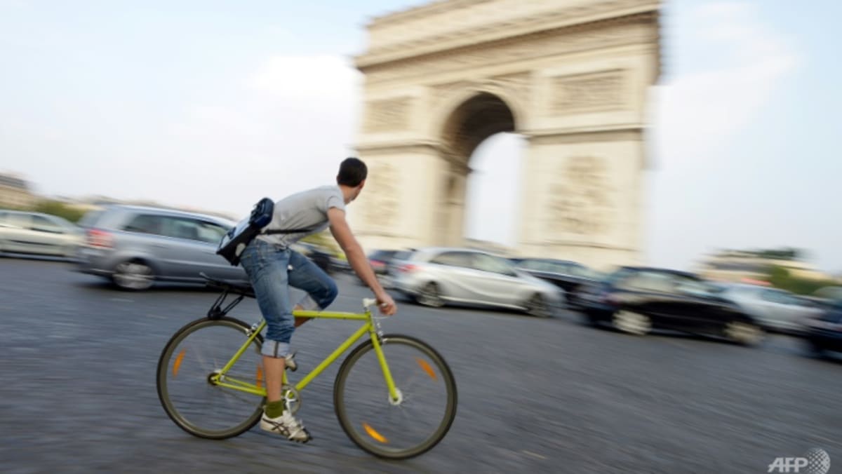 'Opte por el ciclismo': los anuncios de automóviles franceses deben respaldar las alternativas