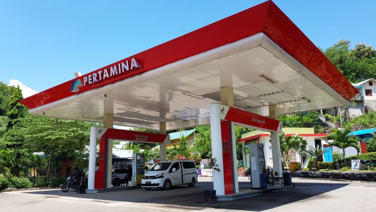 Pertamina de Indonesia dice garantizar el suministro de combustible mientras los trabajadores planean una huelga