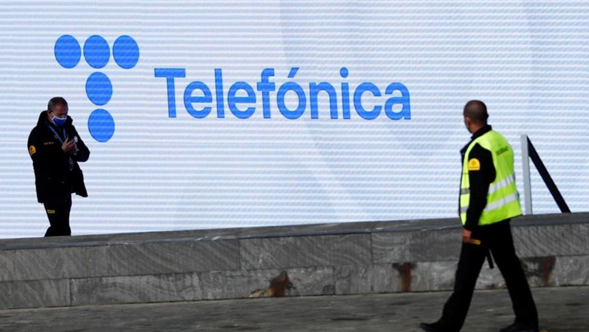 Telefónica acuerda eliminar unos 2.700 puestos de trabajo en el primer trimestre de 2022