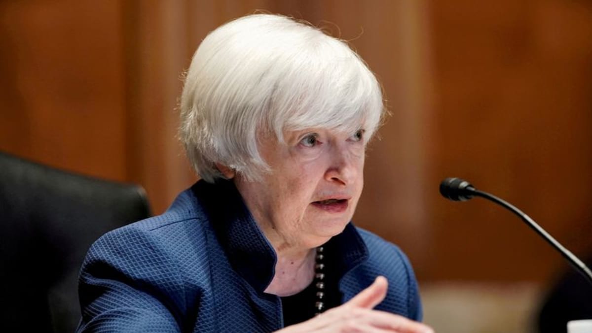 Yellen dice que recortar algunos aranceles sobre los productos chinos podría aliviar las presiones sobre los precios