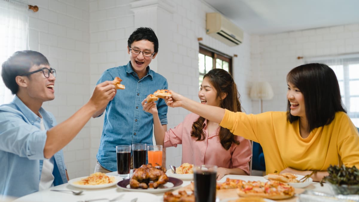 Comentario: Hacer pedidos en fiestas festivas puede ser estresante, entonces, ¿por qué la gente sigue recurriendo a las aplicaciones de entrega de alimentos?