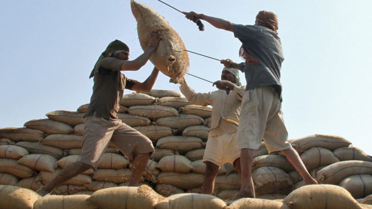 Comerciantes de arroz exclusivamente indios detienen nuevos acuerdos de exportación debido a que la escasez de trenes de carga bloquea los envíos