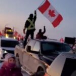 Convoy de camioneros protesta contra el mandato de vacunas entre Canadá y EE. UU. y capta la atención internacional