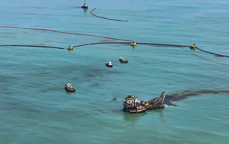 El primer derrame al norte de Lima ya es noticia a nivel mundial por sus consecuencias ambientales