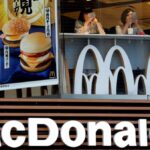 El aumento de los costos y las restricciones por la pandemia reducen las ganancias de McDonald's