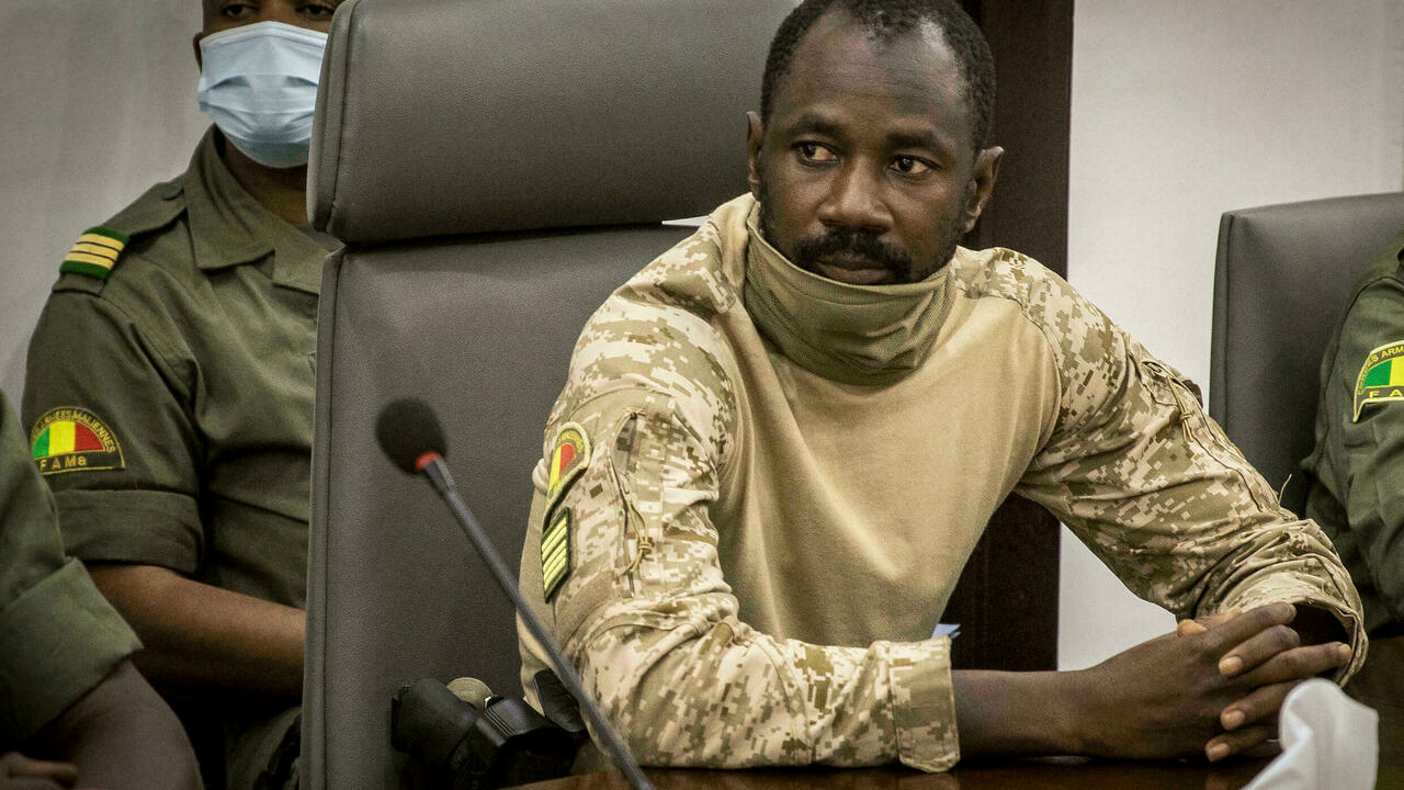 El líder militar de Mali 'abierto al diálogo' con ECOWAS después de que impone sanciones estrictas