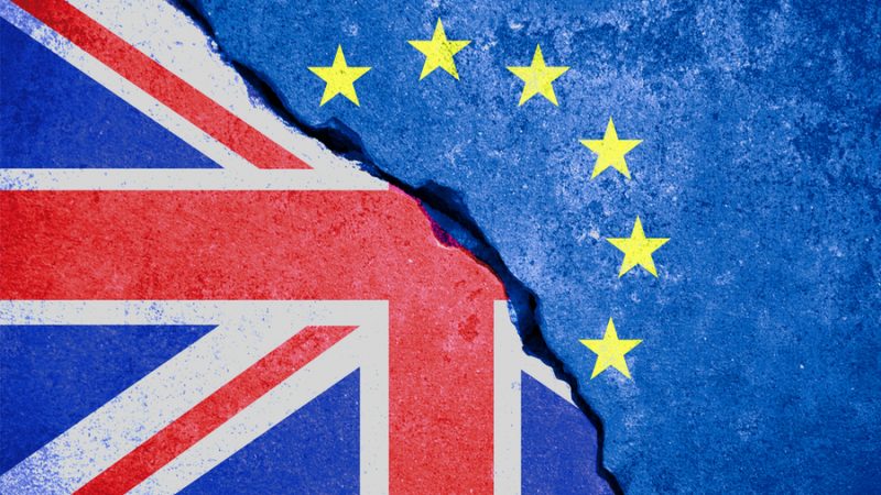 El organismo de control financiero británico toma medidas enérgicas contra los rezagados en las licencias de la UE