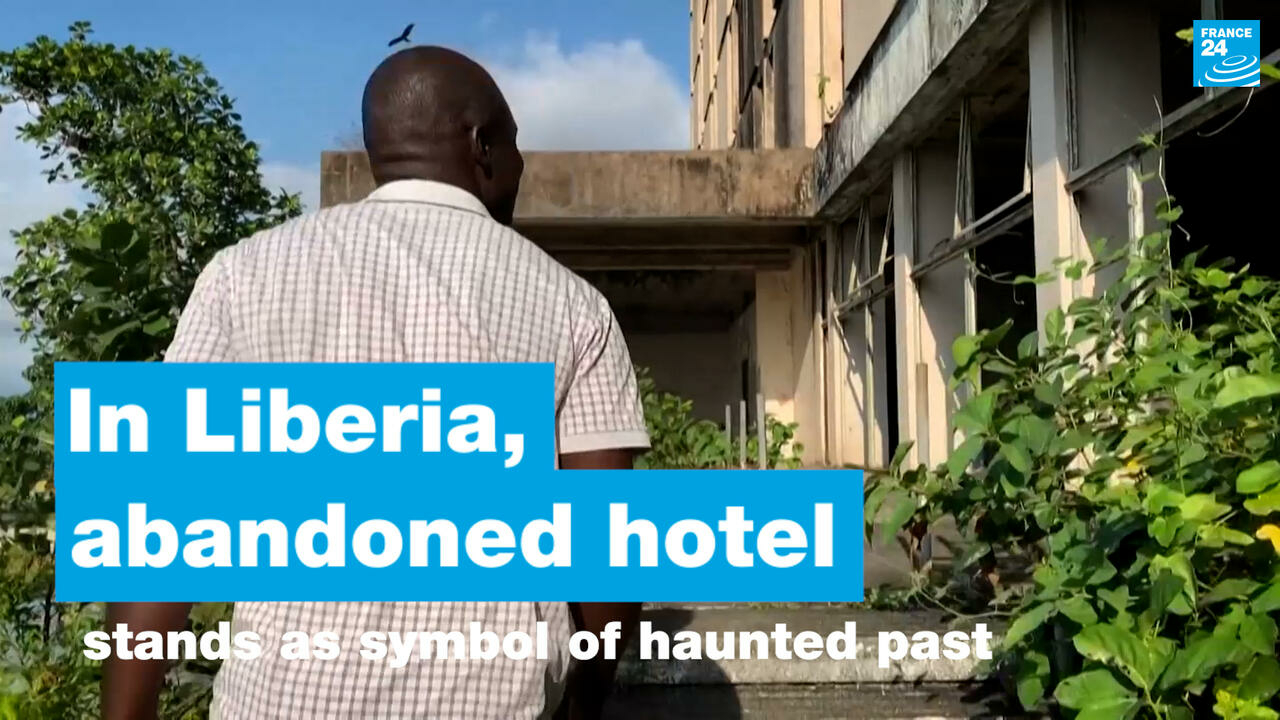 En Liberia, hotel abandonado se erige como símbolo de un pasado embrujado