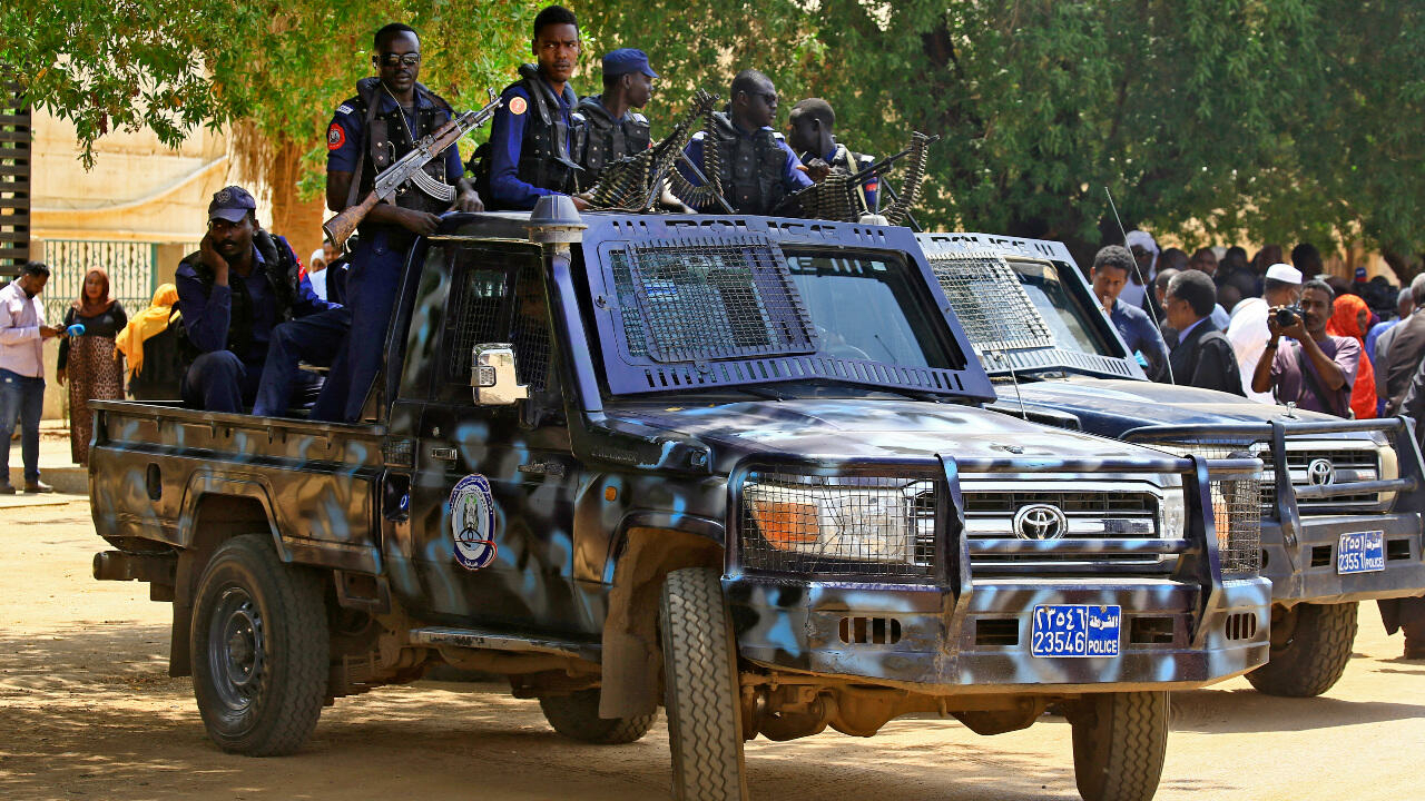 Fuerzas de seguridad de Sudán desplegadas mientras manifestantes antigolpistas prometen nuevas manifestaciones