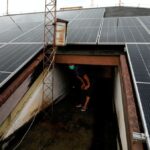 Indonesia, que depende del carbón, comienza a aprovechar el enorme potencial de la energía solar