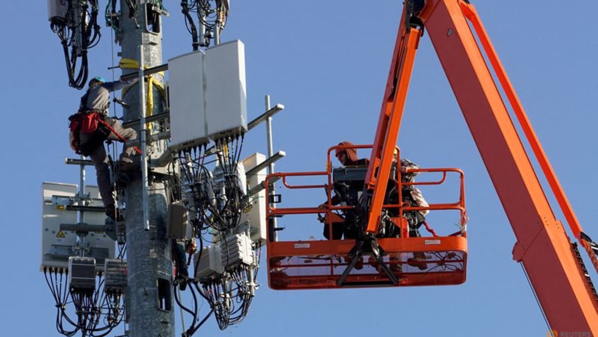 La FAA de EE. UU. dice que Verizon y AT&T pueden activar más torres para el despliegue de 5G