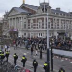 La policía holandesa dispersa a los manifestantes antibloqueo en Ámsterdam