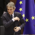 Las banderas de la UE a media asta tras la muerte del presidente del Parlamento Sassoli