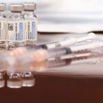 Los trabajadores de la salud tienen hasta el 14 de enero para recibir la vacuna de refuerzo J&J COVID