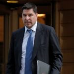 Marcelo Claure, director de operaciones de SoftBank, renunciará tras disputa sobre compensación: informe