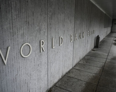 SA obtiene un préstamo del Banco Mundial de $ 750 millones para ayudar con la respuesta de COVID