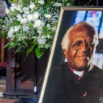 Sudáfrica deja descansar a Desmond Tutu en funeral de Estado