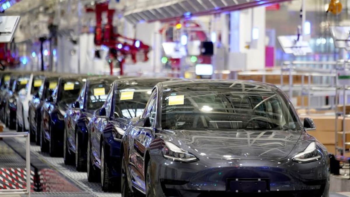 Tesla entrega un récord de 308,600 vehículos en el cuarto trimestre, superando las estimaciones