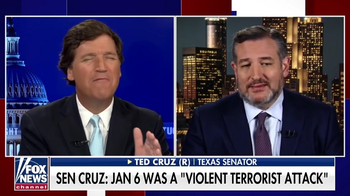 Ver: Tucker Carlson acorrala a Ted Cruz por llamar el 6 de enero un ataque 'terrorista'