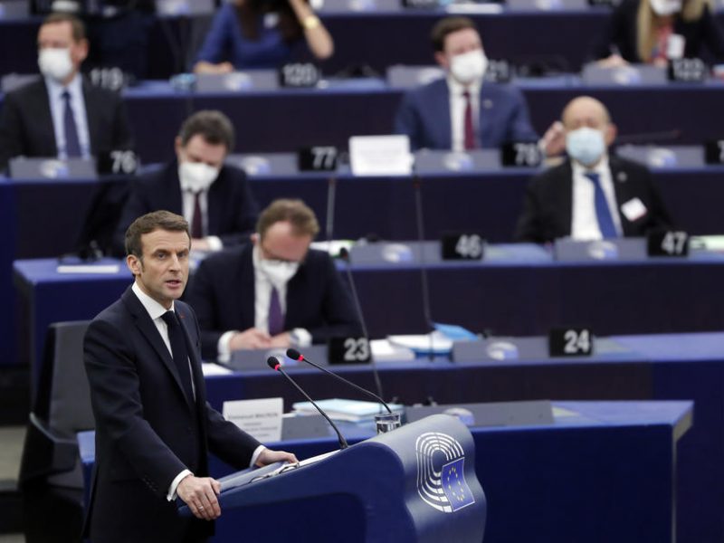 Zemmour presenta una visión antiinmigración de la UE similar a la de Le Pen