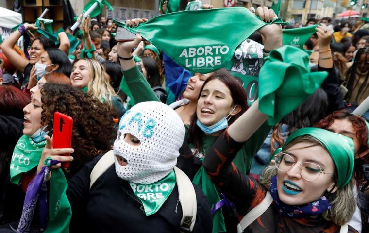 Según los informes, hay 24 mujeres en prisión por haber tenido un aborto.  Foto: Carlos Ortega / EFE