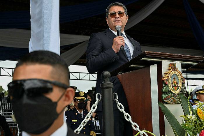Arresto de expresidente de Honduras pone en foco la guerra de EE.UU. contra las drogas