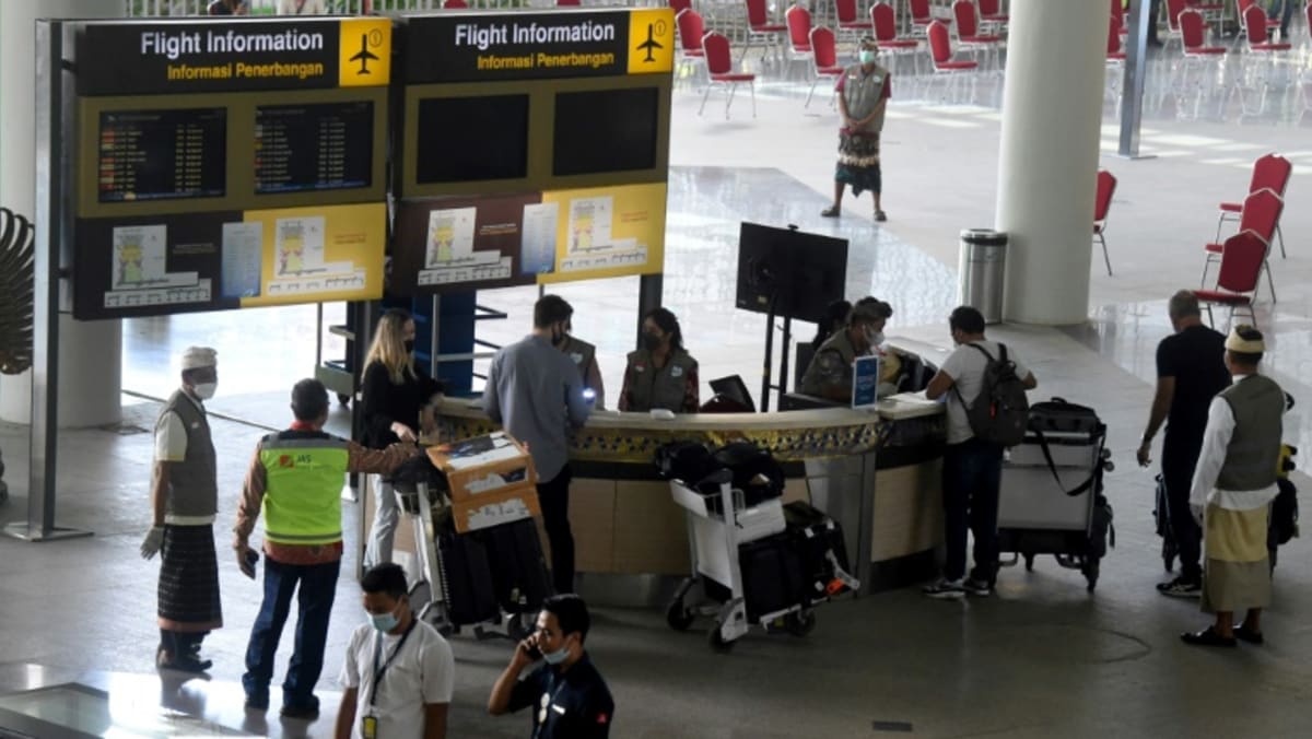 Bali da la bienvenida a los turistas con el primer vuelo internacional