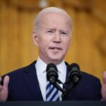 Biden promete sanciones más amplias contra Rusia en un esfuerzo por aislar a Moscú de la economía global