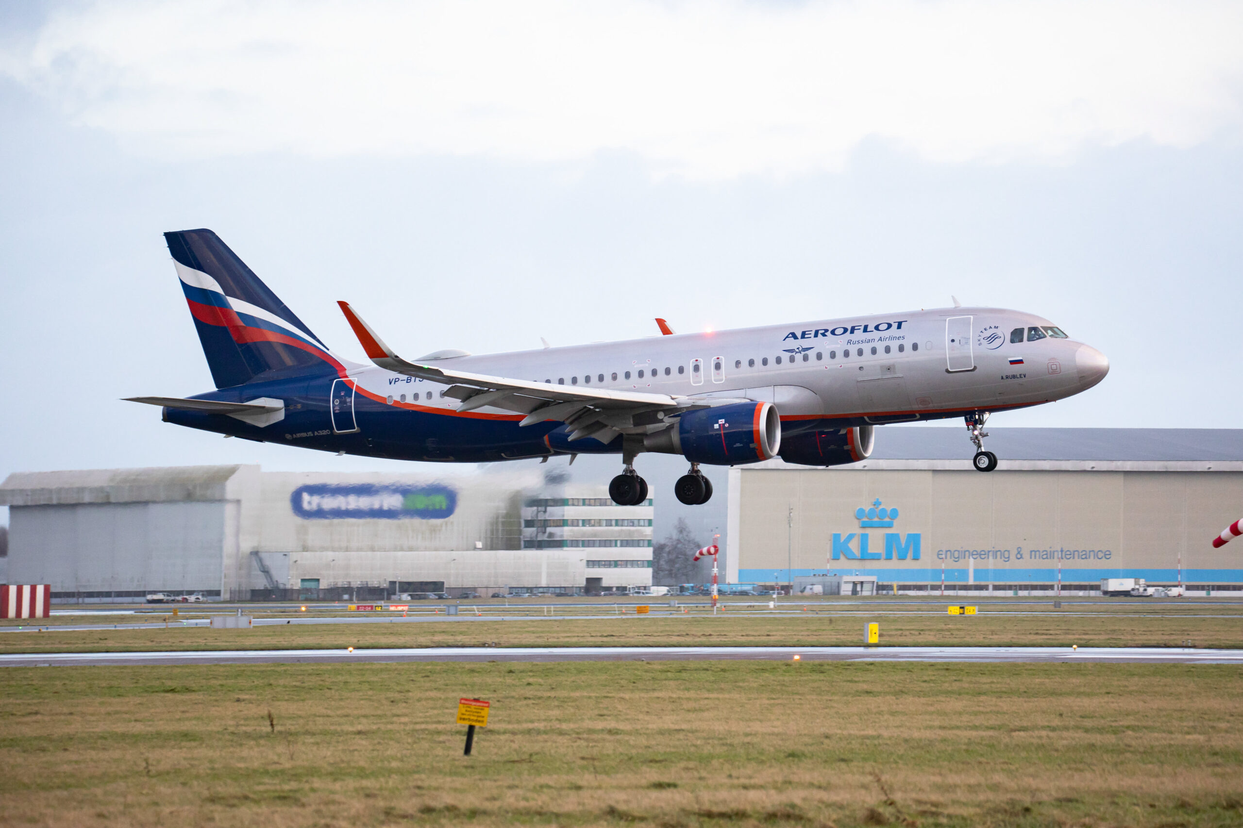 Delta Air Lines corta lazos con Aeroflot después de que Rusia ataca a Ucrania