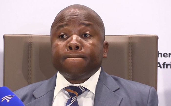 Des van Rooyen tenía la aprobación de Gupta para ser ministro de finanzas: informe de captura estatal