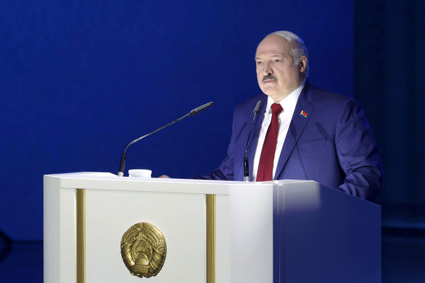 “Después del referéndum, Lebed, Cancer y Pike aparecerán en Bielorrusia.  Y los salarios no crecerán" - Gazeta.ru