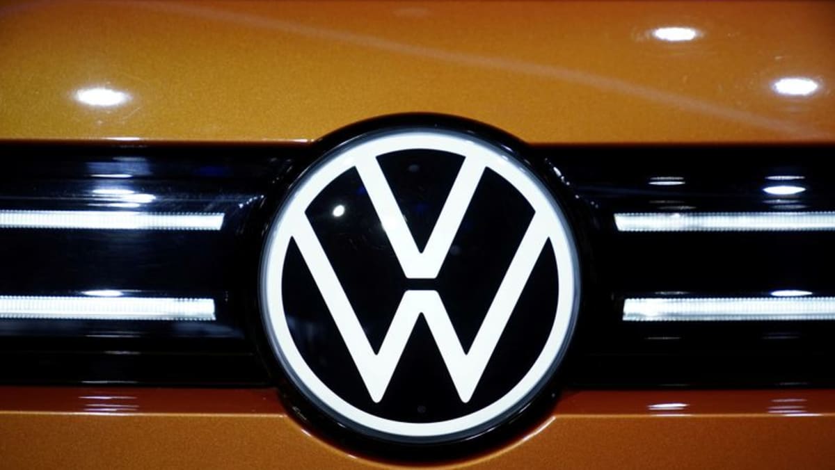 El jefe laboral de Volkswagen critica a la empresa por China, en una entrevista con FAZ