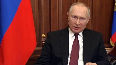 El discurso del presidente ruso, Vladimir Putin, fue transmitido minutos antes de que comenzara el bombardeo.