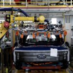 Ford Motor considera formas de operar el negocio de vehículos eléctricos por separado: Informe