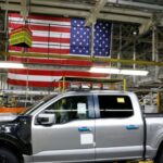 Ford reduce la producción en América del Norte debido a la escasez de chips: informes