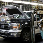 Ford suspende o recorta la producción en las plantas debido a la escasez de chips