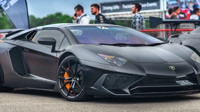 Hombre del sur de Florida compra Lamborghini, Rolex y más con un préstamo PPP fraudulento de $2.1 millones