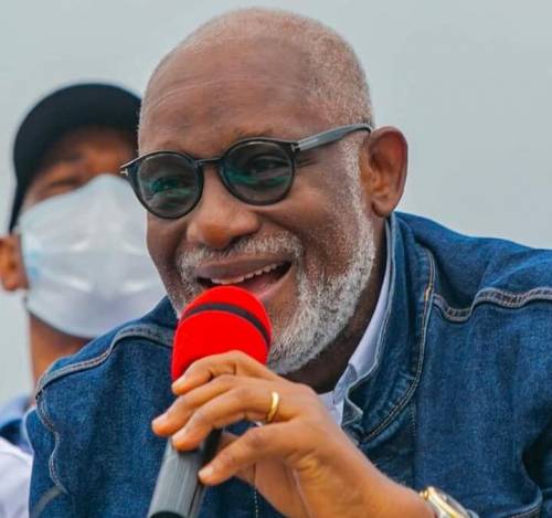 La camarilla del gobierno de Ondo impide que el gobernador Akeredolu actúe sobre el informe del comisionado de justicia que recomienda la reincorporación de un funcionario público víctima