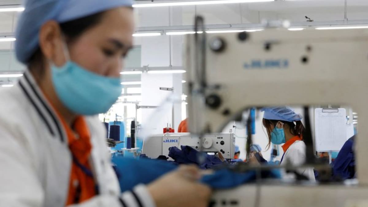 Las exportaciones de prendas de vestir de Vietnam aumentaron un 7,4 por ciento este año a 43.500 millones de dólares: funcionario