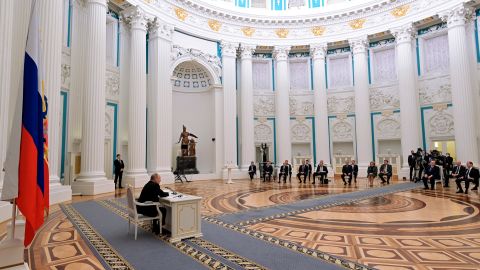 El presidente ruso Vladimir Putin preside una reunión del Consejo de Seguridad el lunes.