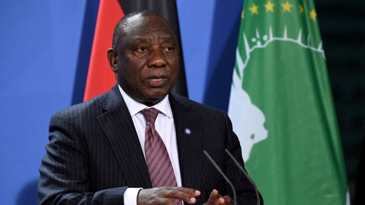 Ramaphosa de Sudáfrica impulsa subasta de espectro de telecomunicaciones