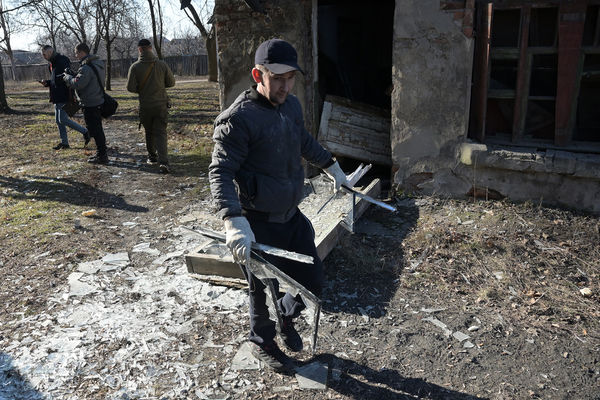 “Si mueres, entonces todos juntos”: cómo vive Donbass en condiciones de agravamiento