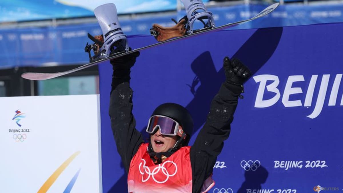 Snowboarding: la sensación adolescente china Su avanza a la final, McMorris lo sigue