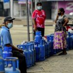 Suben los precios del combustible en Sri Lanka a medida que empeora la crisis energética