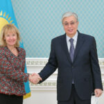 UE y Kazajstán discuten asociación estratégica, violencia de enero