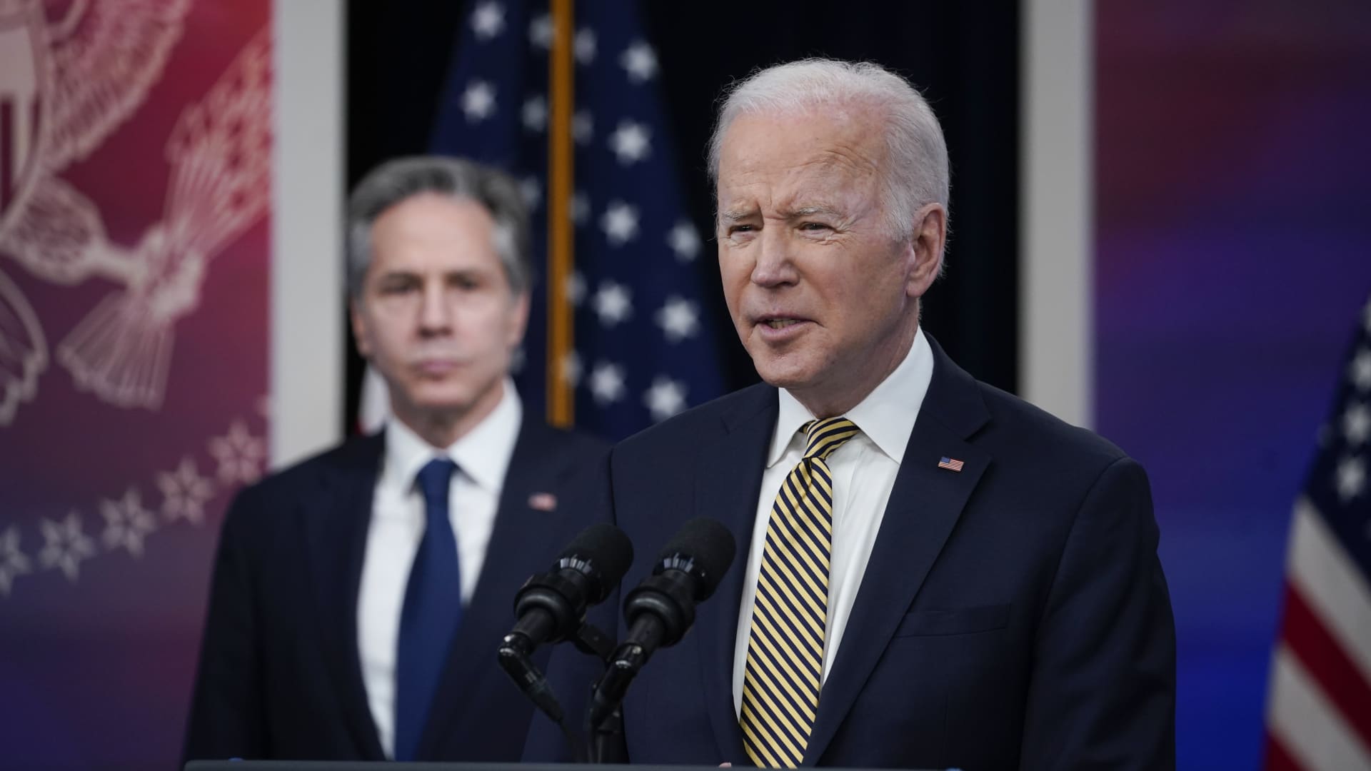 Biden detalla $ 800 millones en ayuda militar y civil