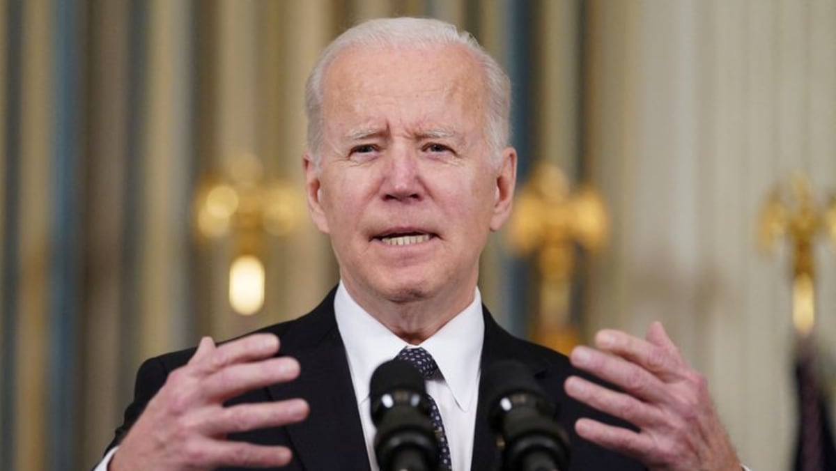 Biden lanzará 1 millón de barriles de petróleo por día para aliviar los precios de la bomba